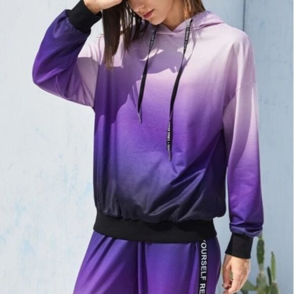 Tops - PURPLE OMBRE TIE DYE SWEATSHIRT 💜